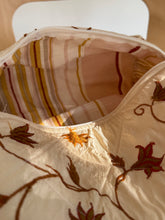 Load image into Gallery viewer, Cream Silk Pouches
