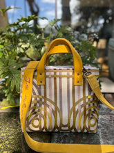 Load image into Gallery viewer, Je Rêve Midi Soft Tote
