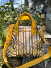 Load image into Gallery viewer, Je Rêve Midi Soft Tote
